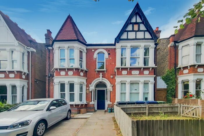 1 Bedroom Flat To Rent In North Avenue, West Ealing, W13