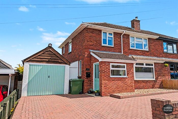 3 Bedroom Semi-Detached House For Sale In Wordsworth Road, Hereford, HR4