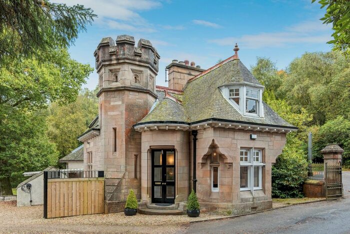 4 Bedroom Detached House For Sale In Dalnair Castle Lodge, Croftamie, Stirlingshire, G63