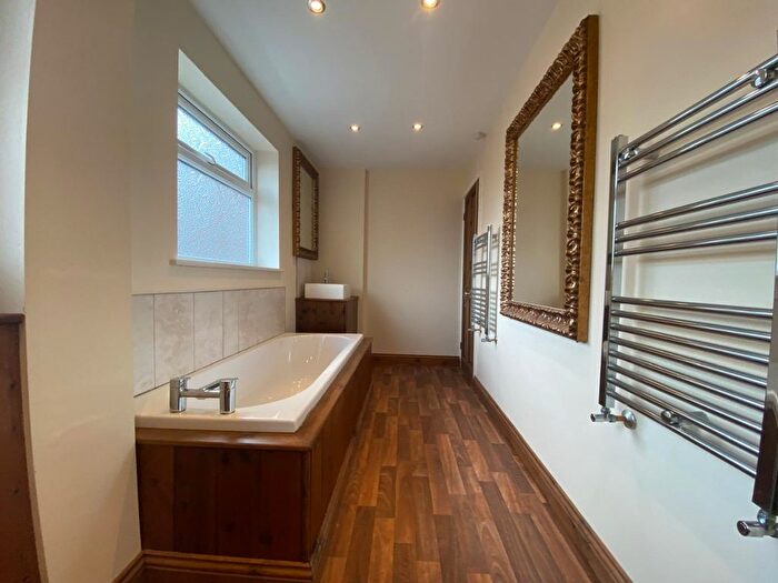 3 Bedroom Flat To Rent In Dean Road, South Shields, NE33