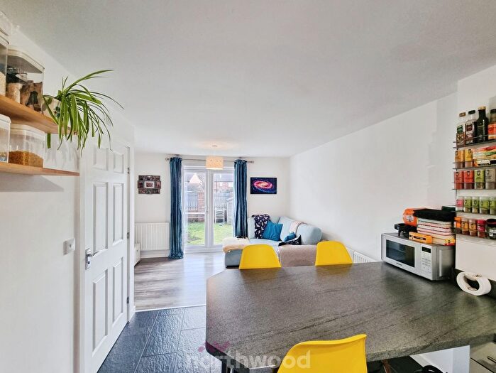 2 Bedroom Semi-Detached House For Sale In Cammidge Way, Bessacarr, Doncaster, DN4