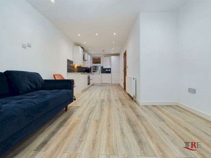 2 Bedroom Flat To Rent In St. Kildas Road, Harrow, HA1