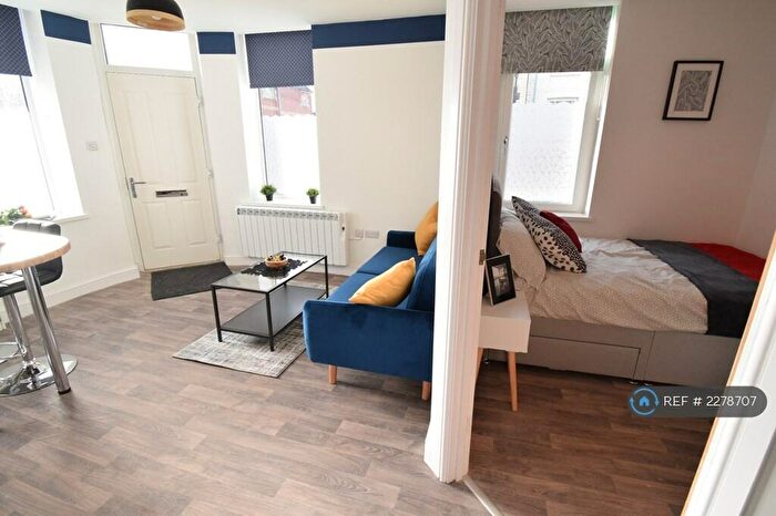 2 Bedroom Flat To Rent In Dalton Street, Cardiff, CF24