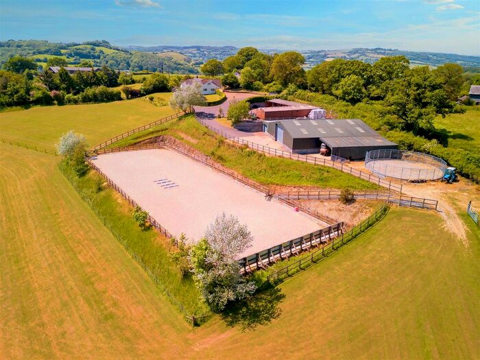 4 Bedroom Equestrian Property For Sale In Doddiscombsleigh, Exeter, EX6