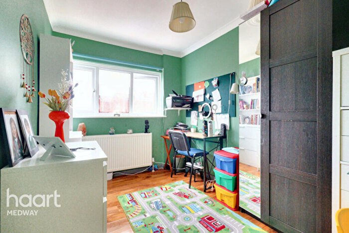 3 Bedroom Terraced House To Rent In Highlands Close, Rochester, ME2