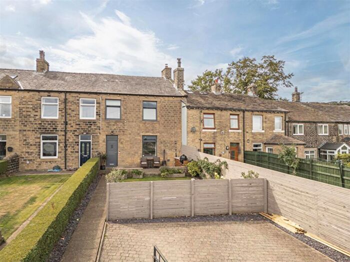 3 Bedroom Terraced House For Sale In Parkwood Road, Golcar, Huddersfield, HD7
