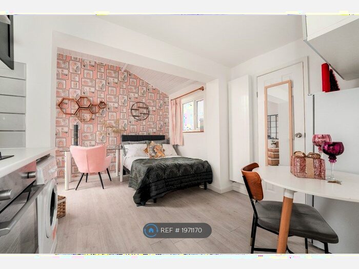 Studio To Rent In Haviland Way, Cambridge, CB4