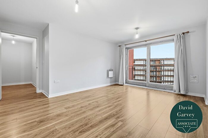 1 Bedroom Flat For Sale In Cam Road, London, E15