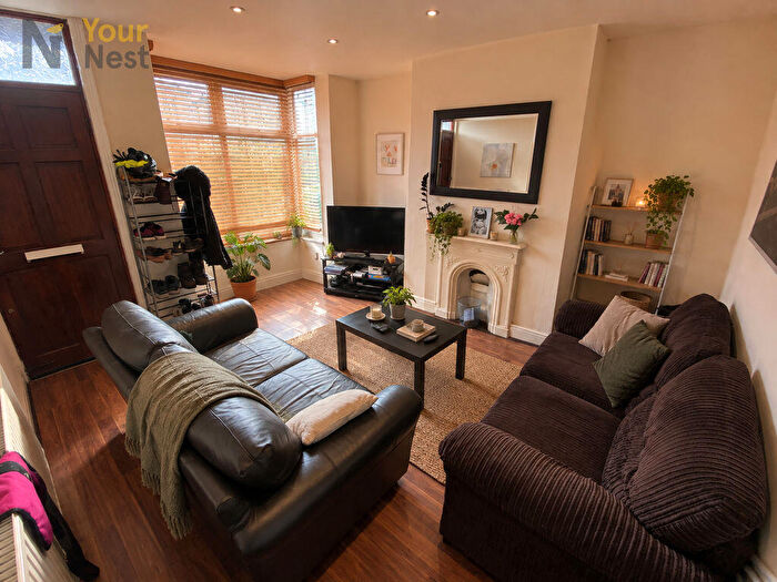 5 Bedroom Terraced House To Rent In Newport View, Headingley, Leeds, LS6