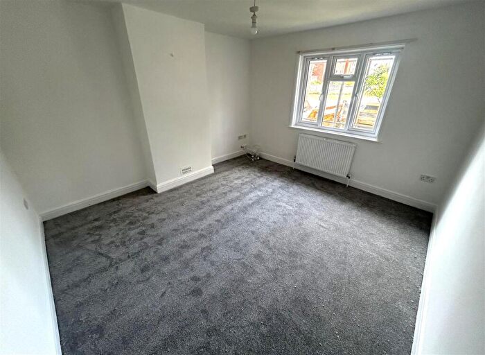 2 Bedroom Semi-Detached House To Rent In Witt Road, Fair Oak, SO50