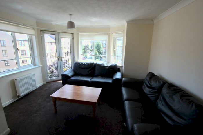5 Bedroom Flat To Rent In Easter Dalry Drive, Dalry, Edinburgh, EH11
