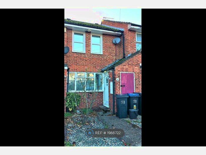 2 Bedroom Terraced House To Rent In Saracen Close, Croydon, CR0