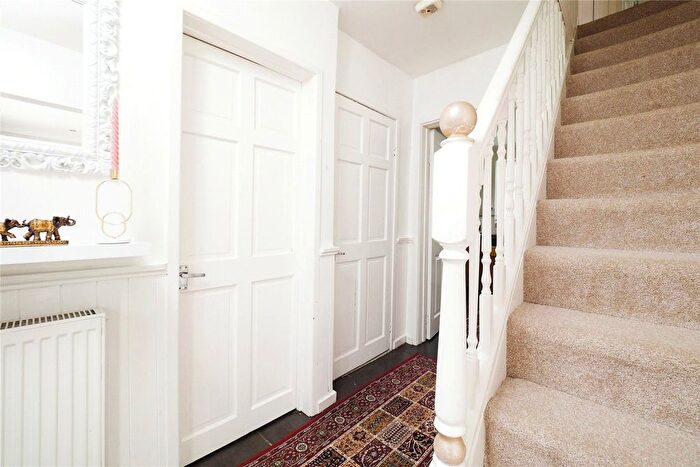 3 Bedroom Terraced House For Sale In Fingal Close, Clifton, Nottingham, NG11