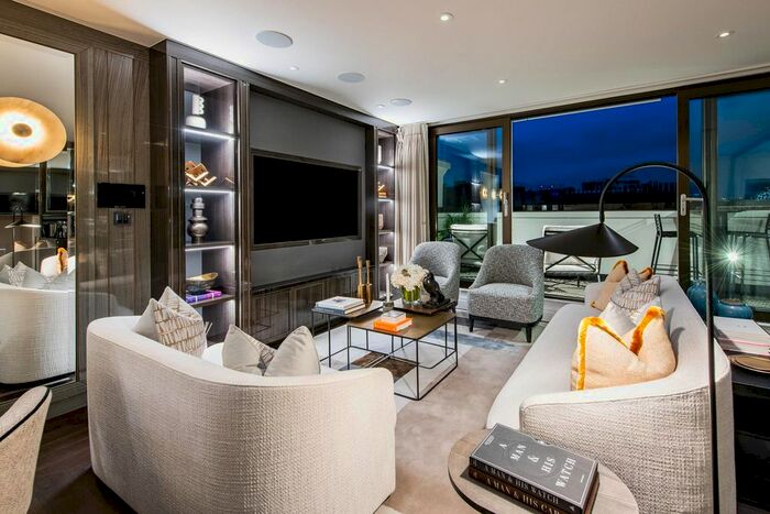 3 Bedroom Flat To Rent In Prince Of Wales Terrace, Kensington, W8