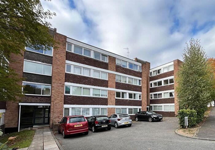2 Bedroom Flat For Sale In Radford Court, Billericay, CM12