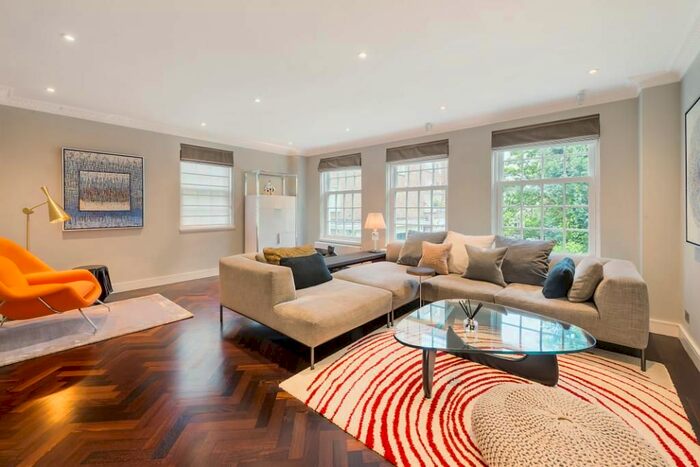 3 Bedroom Detached House To Rent In Melbury Road, Holland Park, W14