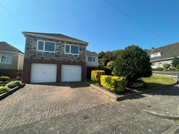 3 Bedroom Bungalow To Rent In Orchard Close, Cardiff, CF5