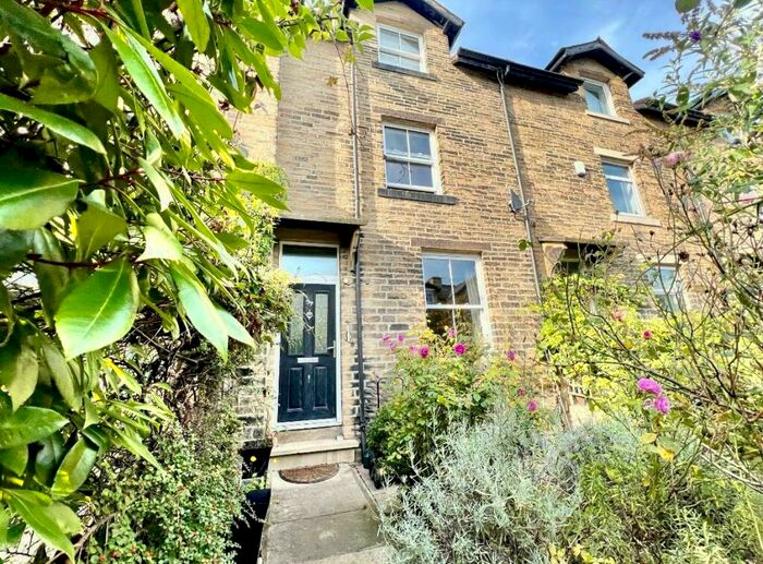 4 Bedroom Terraced House To Rent In Ash Grove, Ilkley, West Yorkshire, Uk, LS29