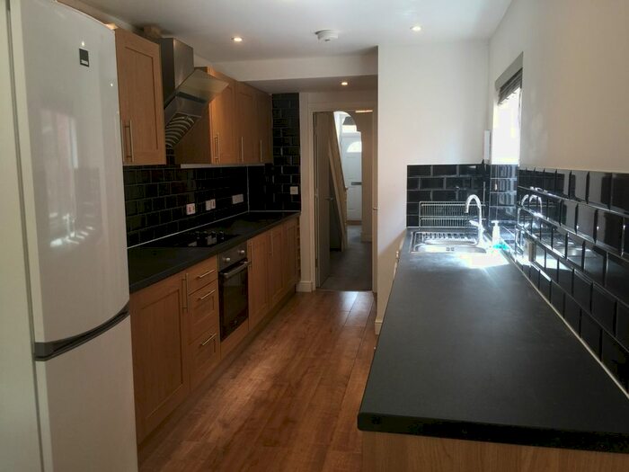 5 Bedroom Property To Rent In Milton Road, Southampton, SO15