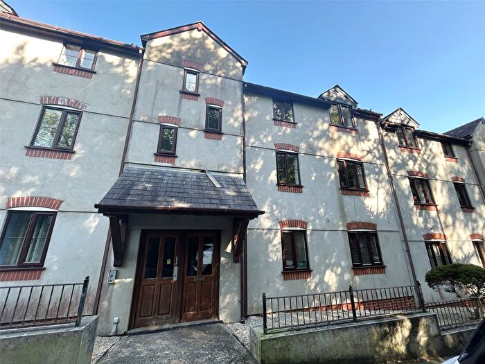 2 Bedroom Flat For Sale In Okehampton Road, Launceston, Cornwall, PL15