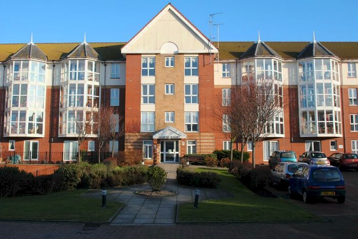 2 Bedroom Flat To Rent In Queens Parade, Cliftonville, Margate, CT9