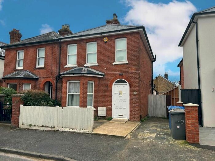 3 Bedroom Semi-Detached House For Sale In Maidenhead, Berkshire, SL6