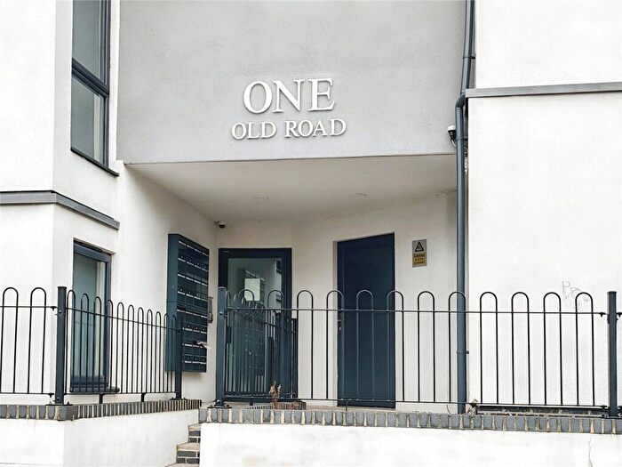 1 Bedroom Flat To Rent In Old Road, Chatham, Kent, ME4
