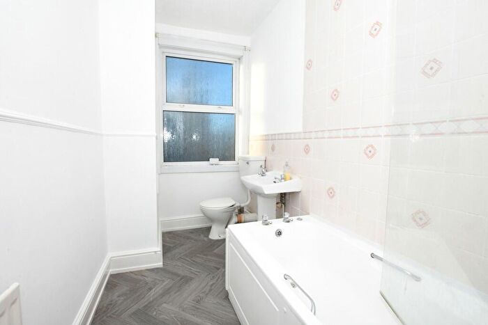 2 Bedroom End Of Terrace House To Rent In Alexandra Road, Rugby, CV21