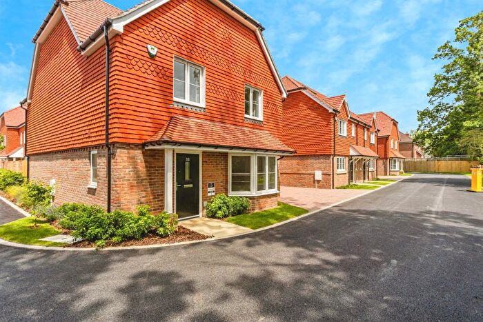 4 Bedroom Detached House For Sale In Folders Lane, Burgess Hill, RH15