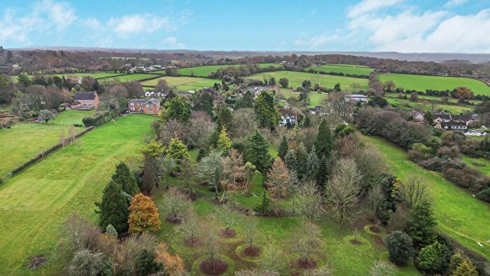 4 Bedroom Detached House For Sale In Paice Lane, Medstead, Alton, Hampshire, GU34