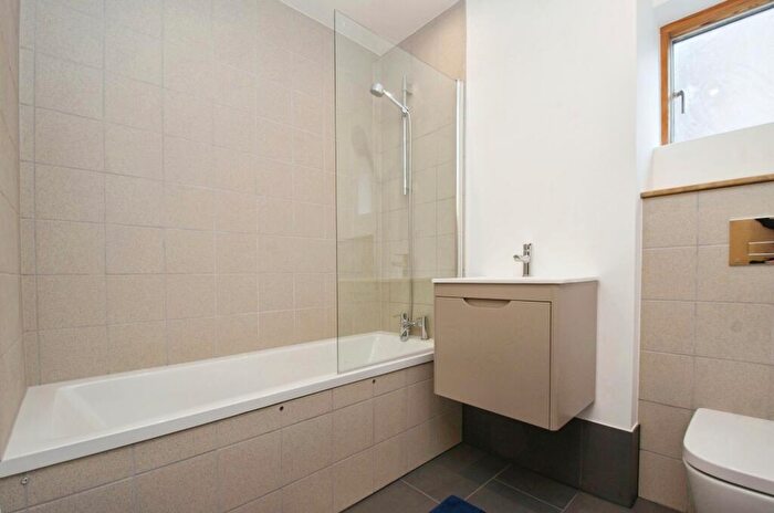 2 Bedroom Flat For Sale In Henke Court, Cardiff, South Glamorgan, CF10