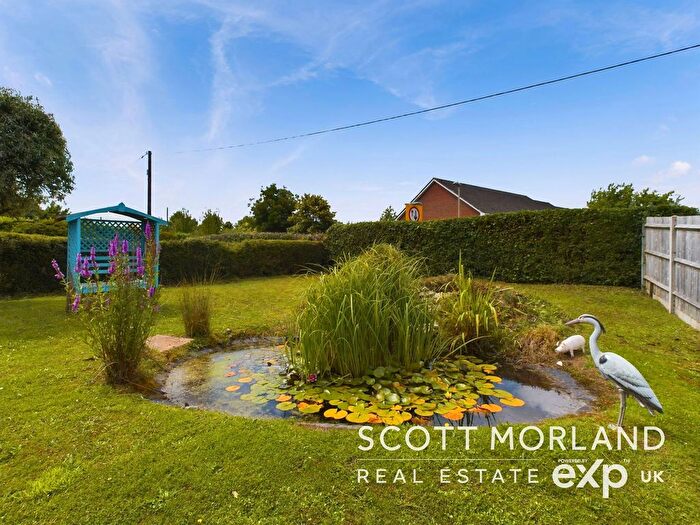 5 Bedroom Detached House For Sale In Old Kempshott Lane, Basingstoke, RG22