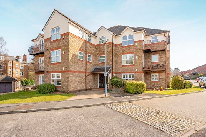 2 Bedroom Apartment For Sale In Drummond House, Windsor, SL4