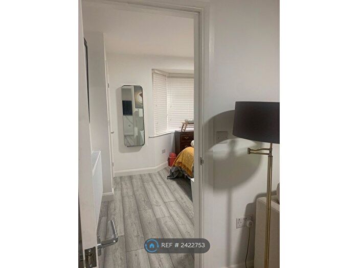 1 Bedroom Flat To Rent In Walk To Train Amp; Incl. Bills, Cambridge, CB1