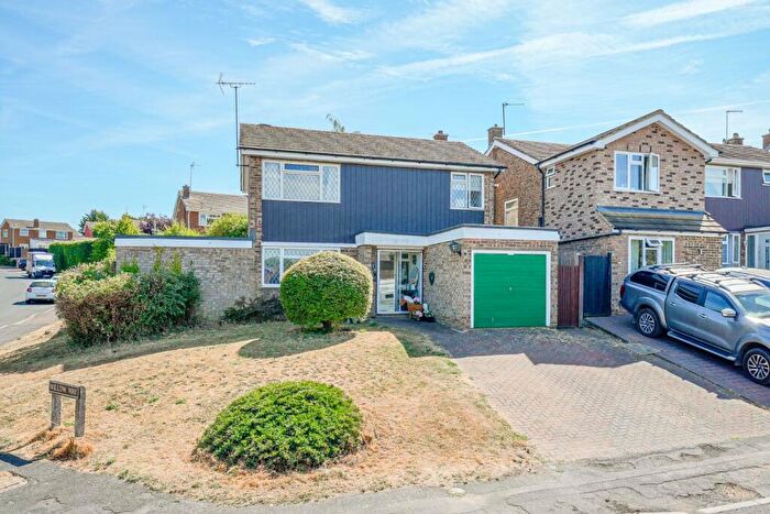 4 Bedroom Detached House For Sale In Willow Way, Wing, Leighton Buzzard, LU7