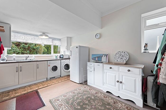 2 Bedroom Bungalow For Sale In Drummond Drive, Nuthall, Nottingham, Nottinghamshire, NG16