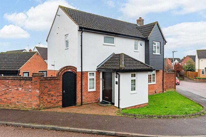 4 Bedroom Detached House For Sale In Hayfield, Stevenage, SG2