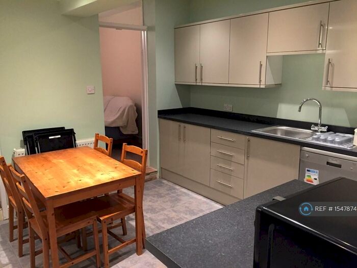 6 Bedroom Terraced House To Rent In Coronation Avenue, Bath, BA2