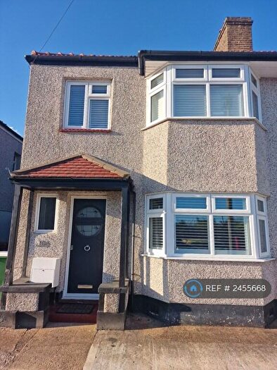 3 Bedroom Semi-Detached House To Rent In Elsa Road, Welling, DA16