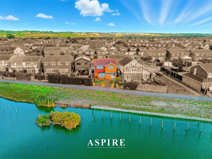 4 Bedroom Detached House For Sale In Lakeside Path, Canvey Island, SS8