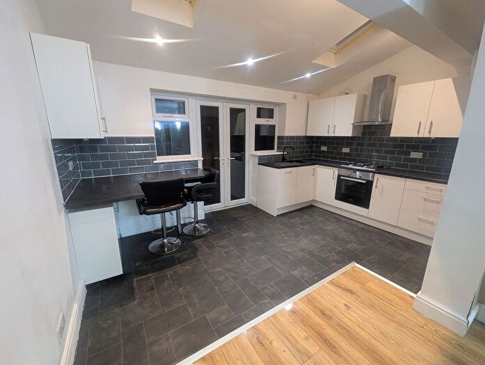 3 Bedroom Semi-Detached House To Rent In Duxford Road, Birmingham, B42