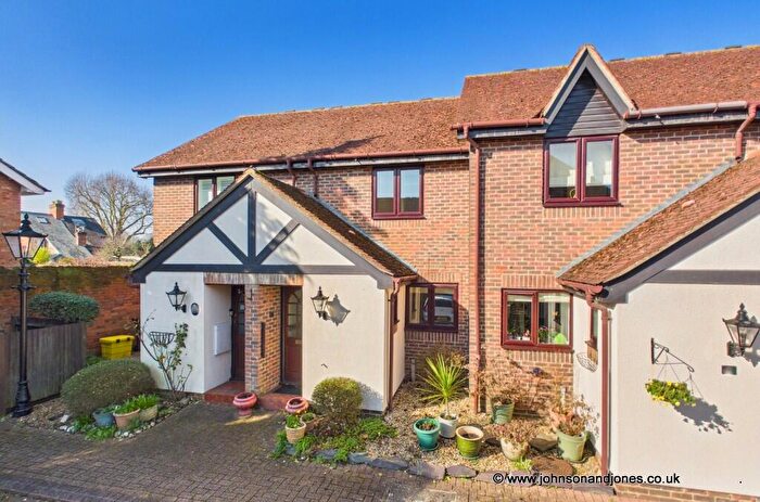 2 Bedroom Retirement Property For Sale In Onslow Mews, Chertsey, Surrey, KT16