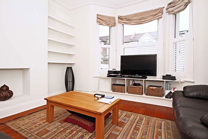 1 Bedroom Flat To Rent In Berrymead Gardens, London, W3