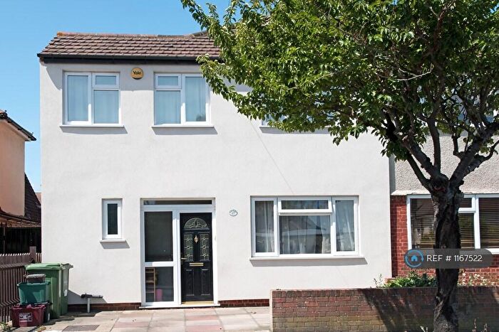 4 Bedroom Semi Detached House To Rent In Blenheim Drive, Welling, DA16