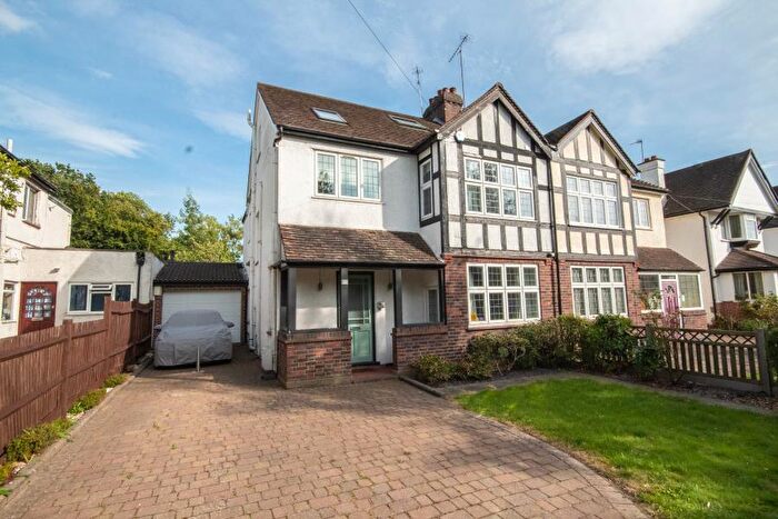 5 Bedroom Semi-Detached House To Rent In Hillview Road, HA5