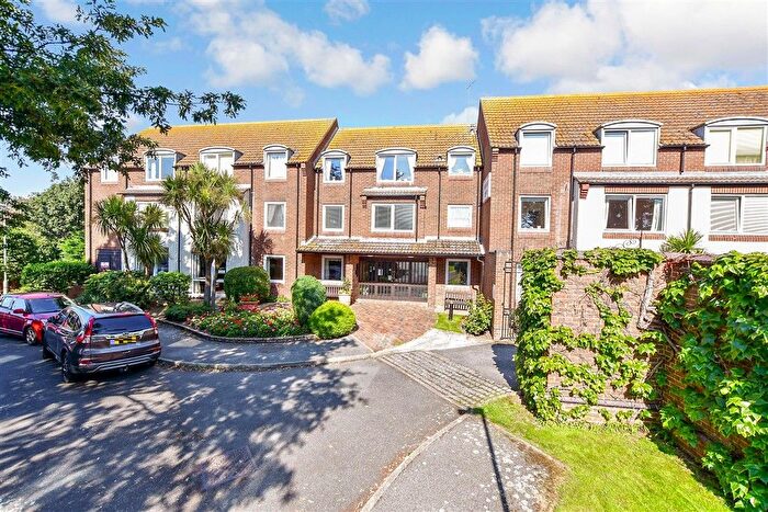 1 Bedroom Flat For Sale In Hunting Gate, Birchington, Kent, CT7