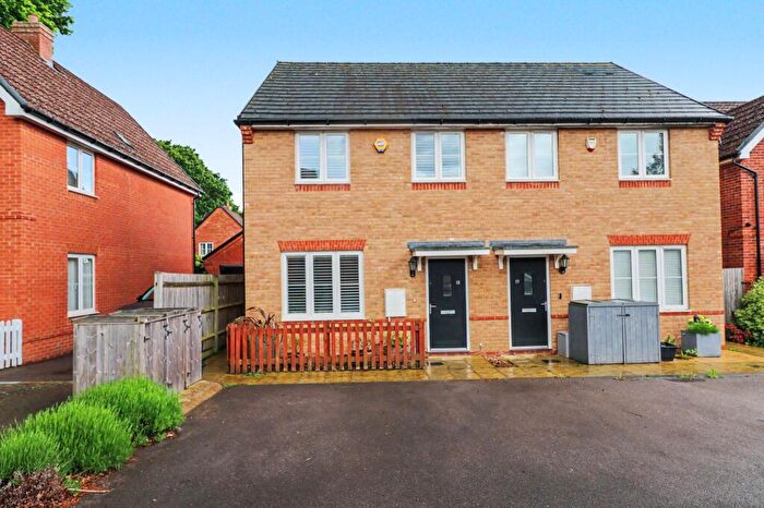 2 Bedroom Semi-Detached House For Sale In Malvern Close, Fair Oak, SO50