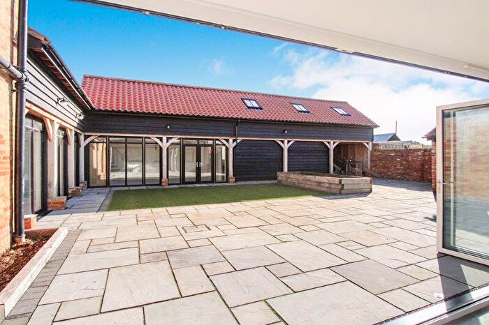 4 Bedroom Barn Conversion For Sale In The Coach House, Barford Road, Blunham, MK44
