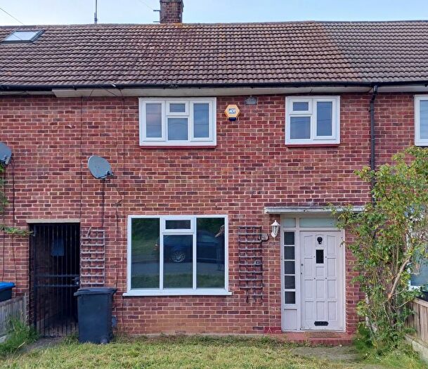 3 Bedroom Terraced House For Sale In Rookwood Avenue, Loughton, Essex, IG10