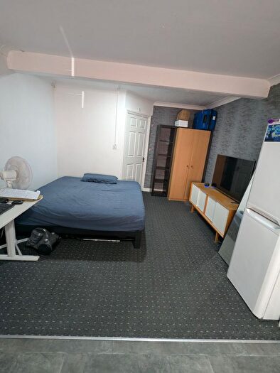 Studio To Rent In Perth Road, Ilford, Gantshill, Ig6